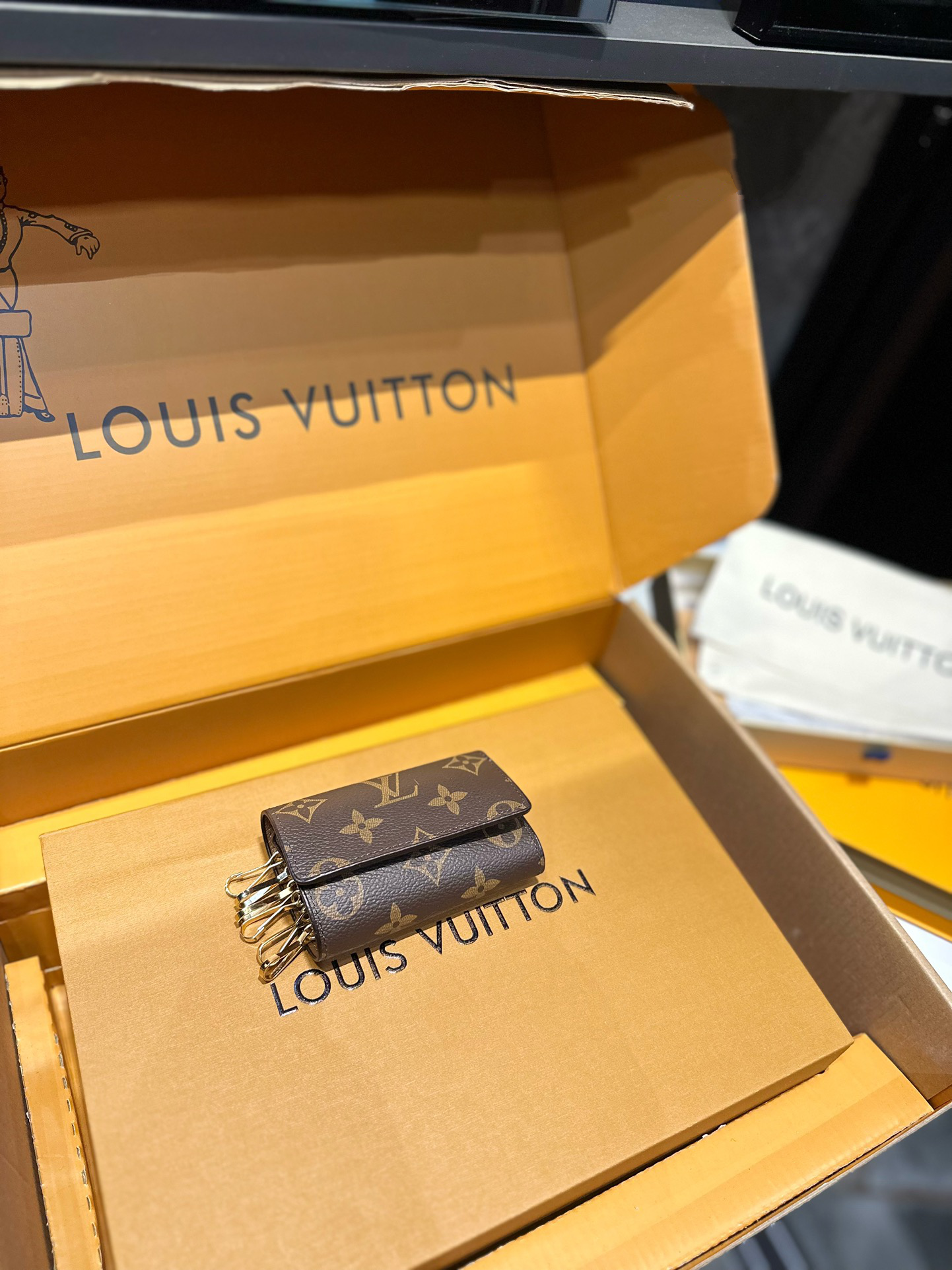 Louis Vuitton 6 Key Holder