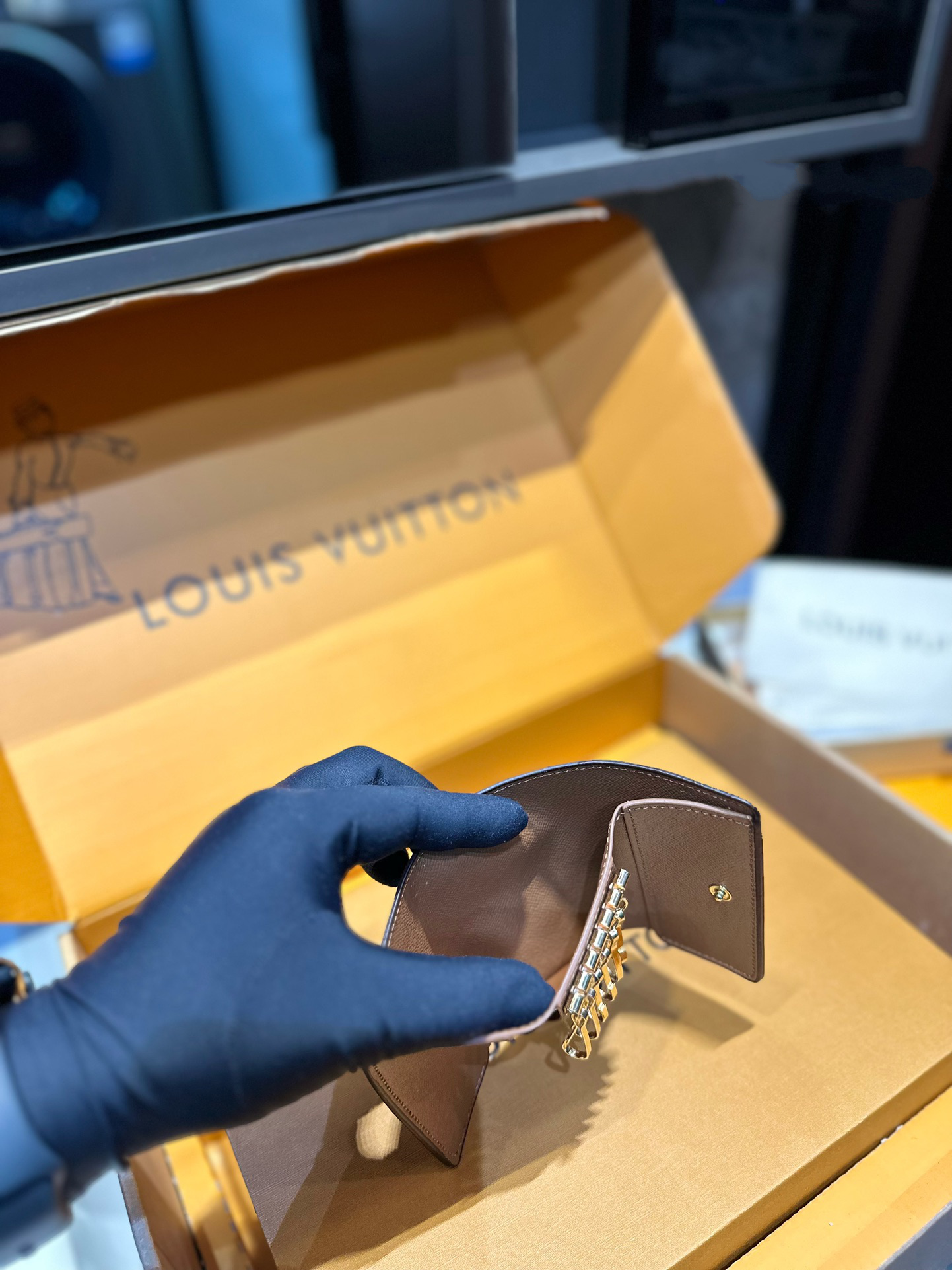 Louis Vuitton 6 Key Holder