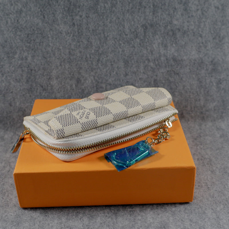 LV Card Holder Women White Checkered Style